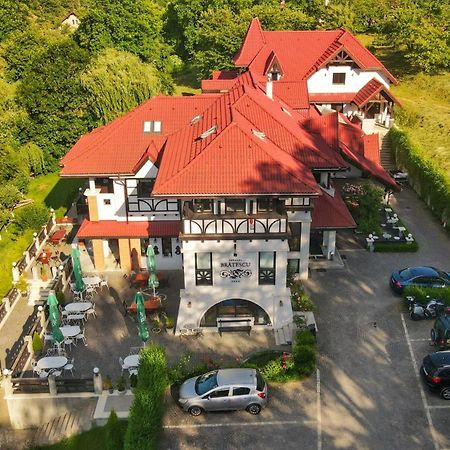 Conacul Bratescu Hotel Бран Екстериор снимка