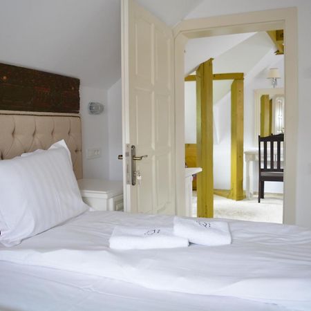 Conacul Bratescu Hotel Бран Екстериор снимка