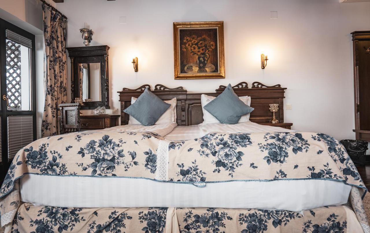 Conacul Bratescu Hotel Бран Екстериор снимка