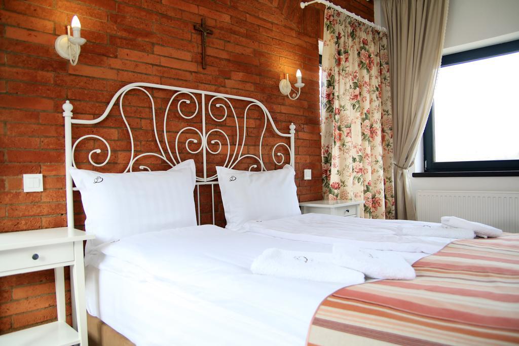 Conacul Bratescu Hotel Бран Екстериор снимка