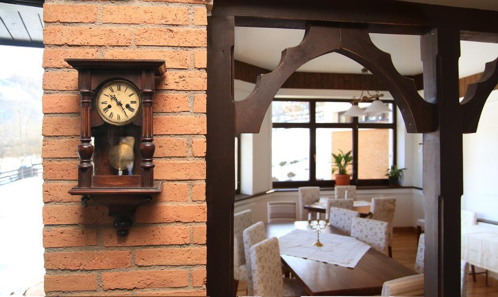 Conacul Bratescu Hotel Бран Екстериор снимка