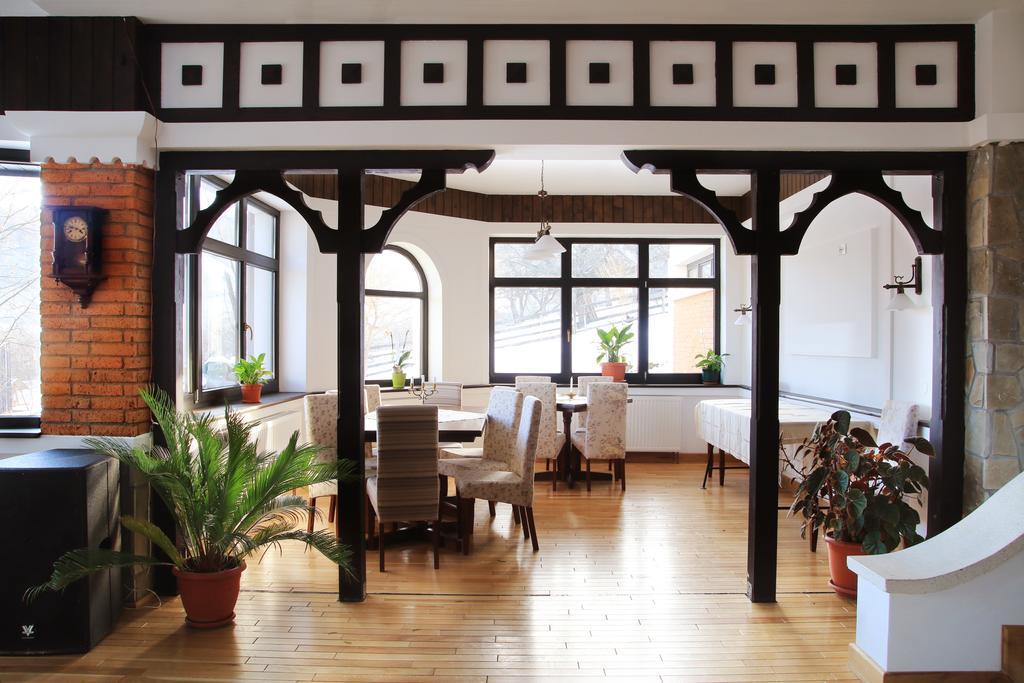 Conacul Bratescu Hotel Бран Екстериор снимка