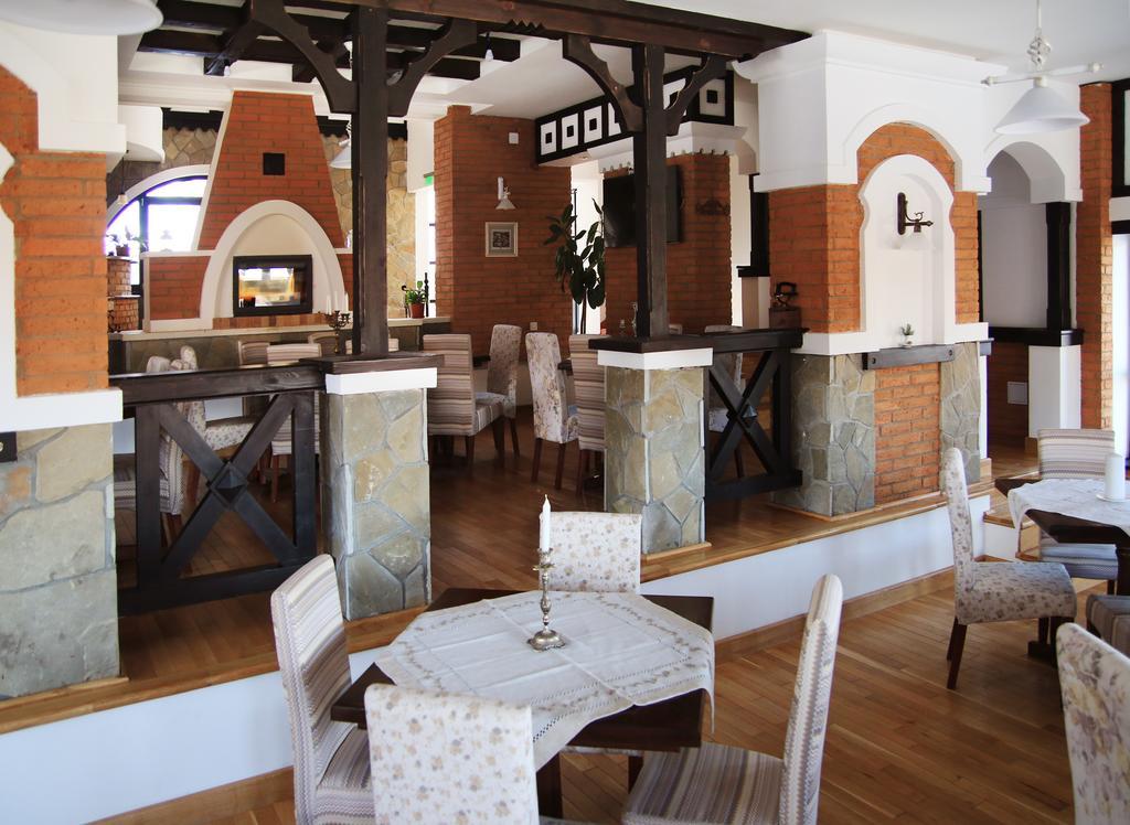 Conacul Bratescu Hotel Бран Екстериор снимка