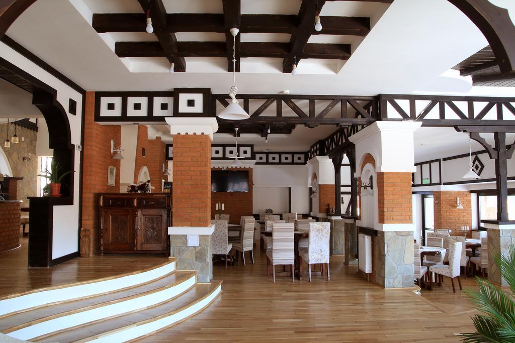 Conacul Bratescu Hotel Бран Екстериор снимка