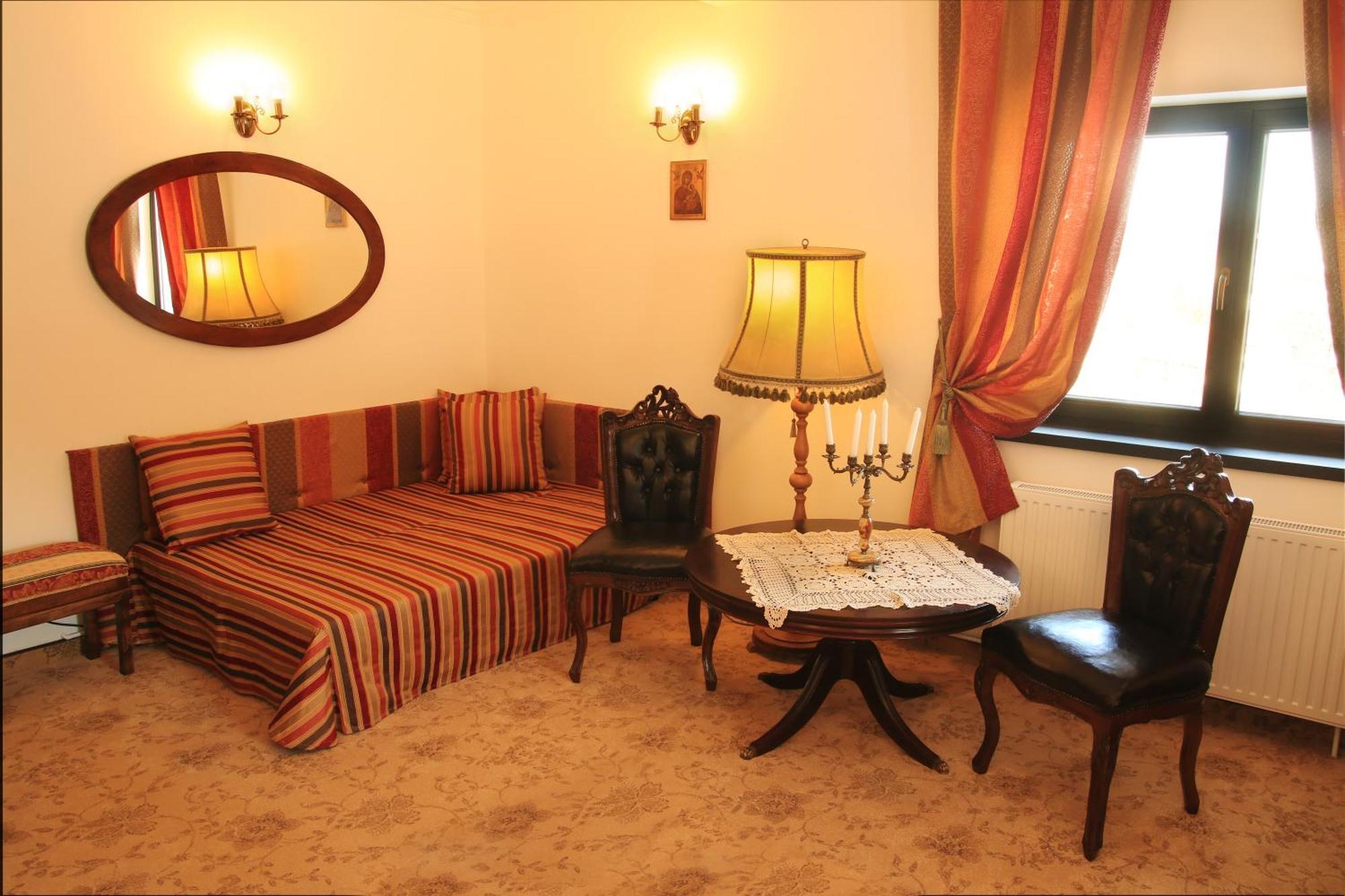 Conacul Bratescu Hotel Бран Екстериор снимка