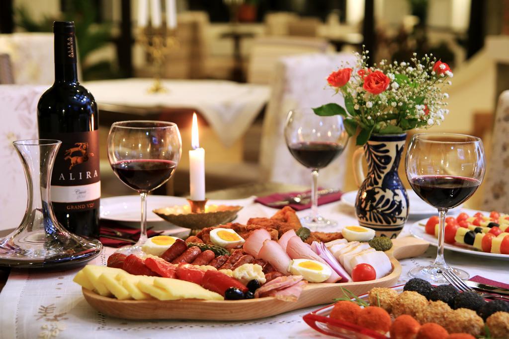 Conacul Bratescu Hotel Бран Екстериор снимка