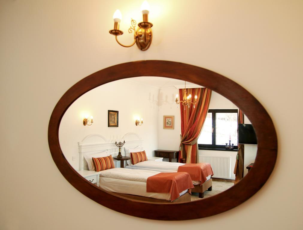Conacul Bratescu Hotel Бран Стая снимка
