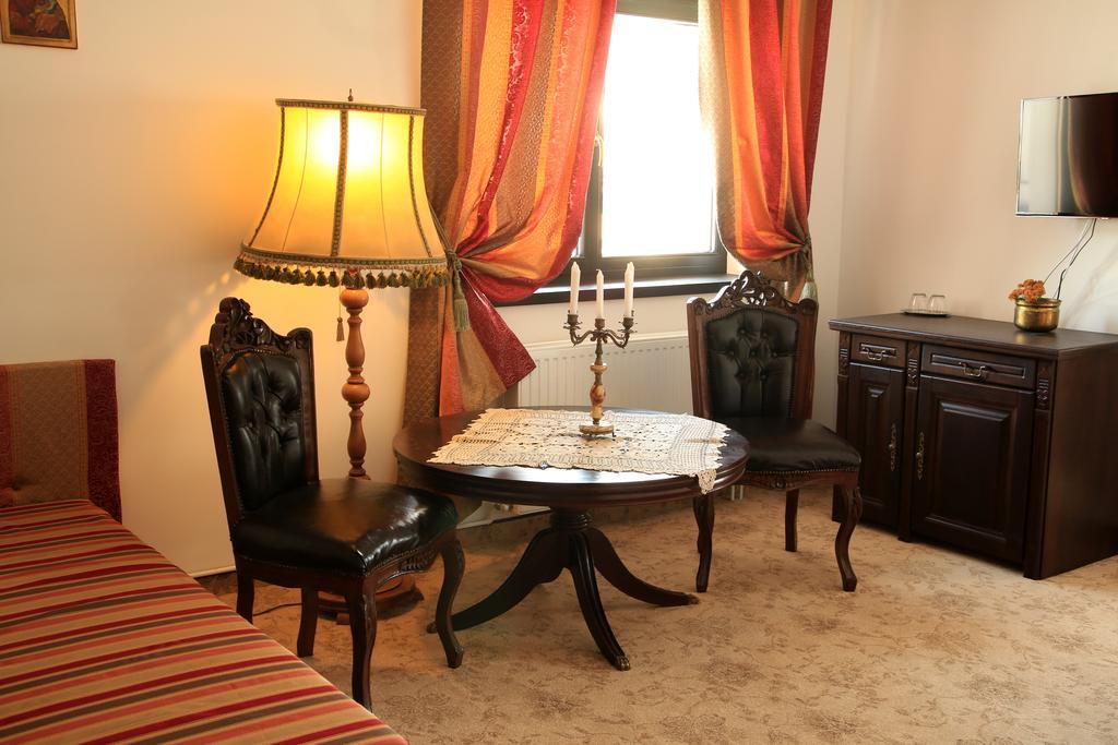 Conacul Bratescu Hotel Бран Стая снимка
