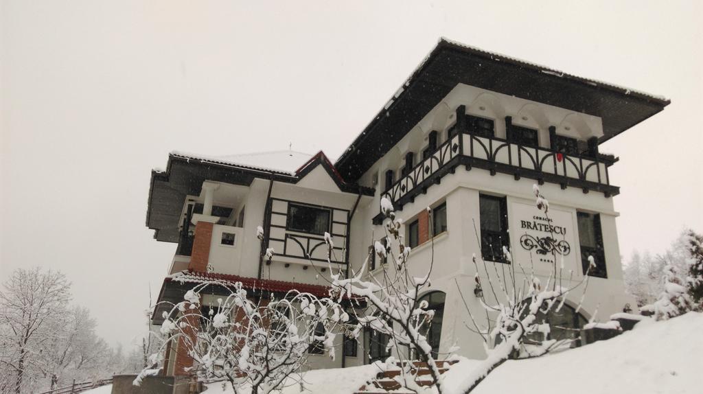 Conacul Bratescu Hotel Бран Екстериор снимка