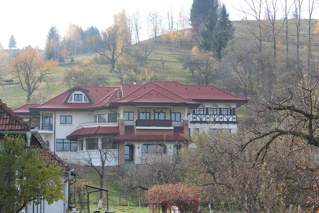 Conacul Bratescu Hotel Бран Екстериор снимка