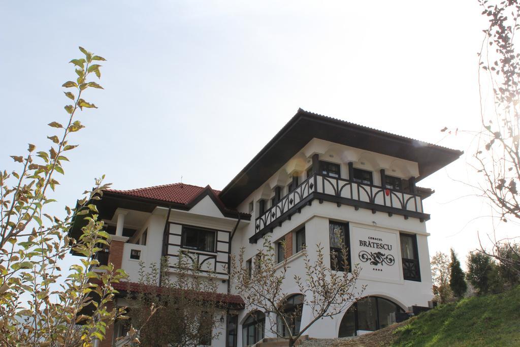 Conacul Bratescu Hotel Бран Екстериор снимка