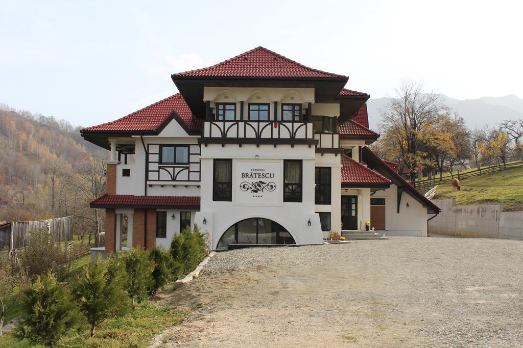 Conacul Bratescu Hotel Бран Екстериор снимка