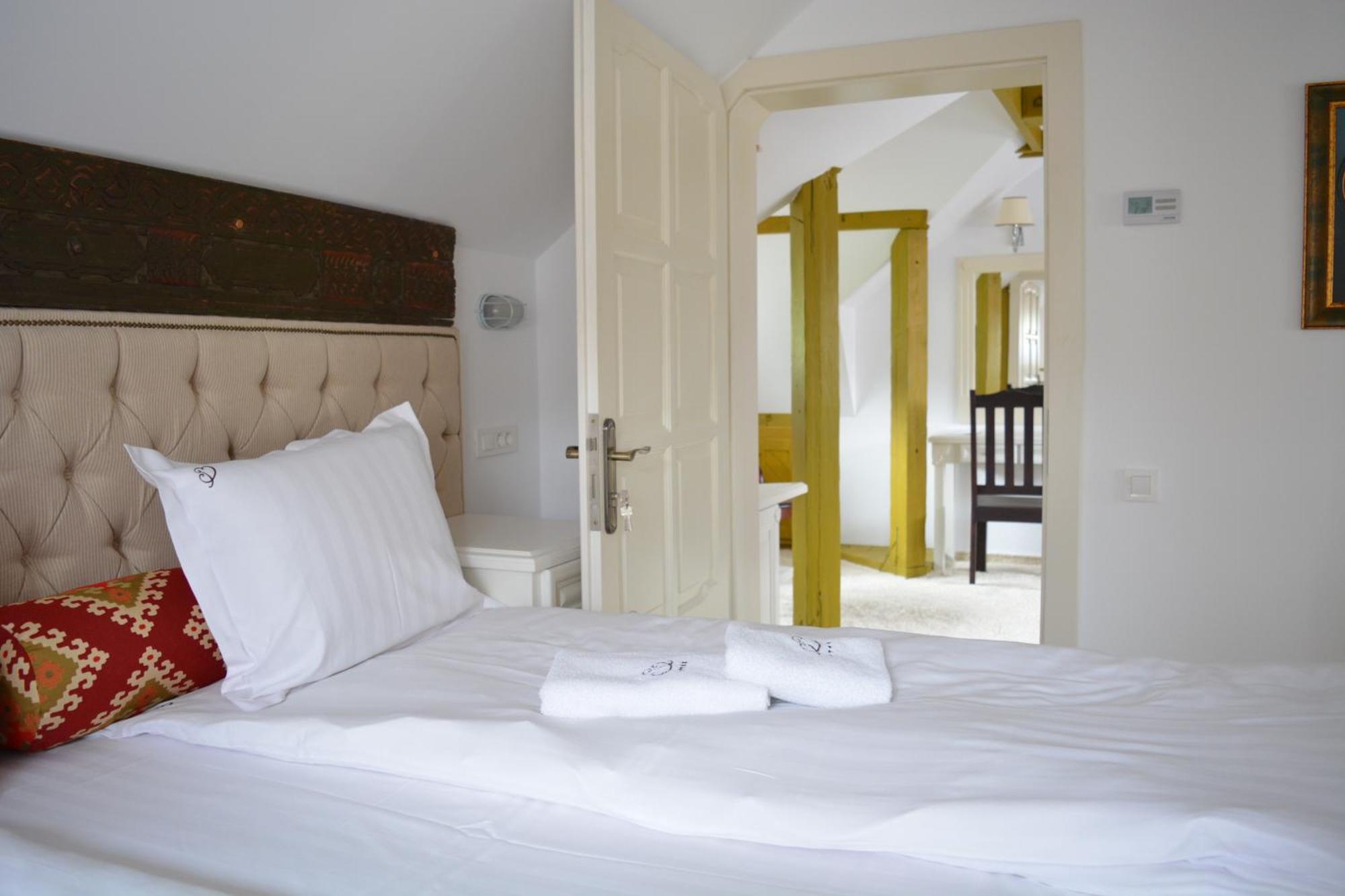 Conacul Bratescu Hotel Бран Екстериор снимка