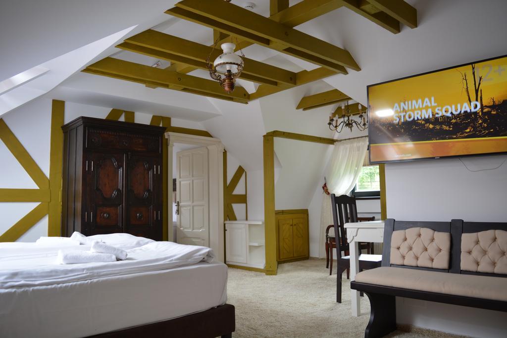 Conacul Bratescu Hotel Бран Екстериор снимка