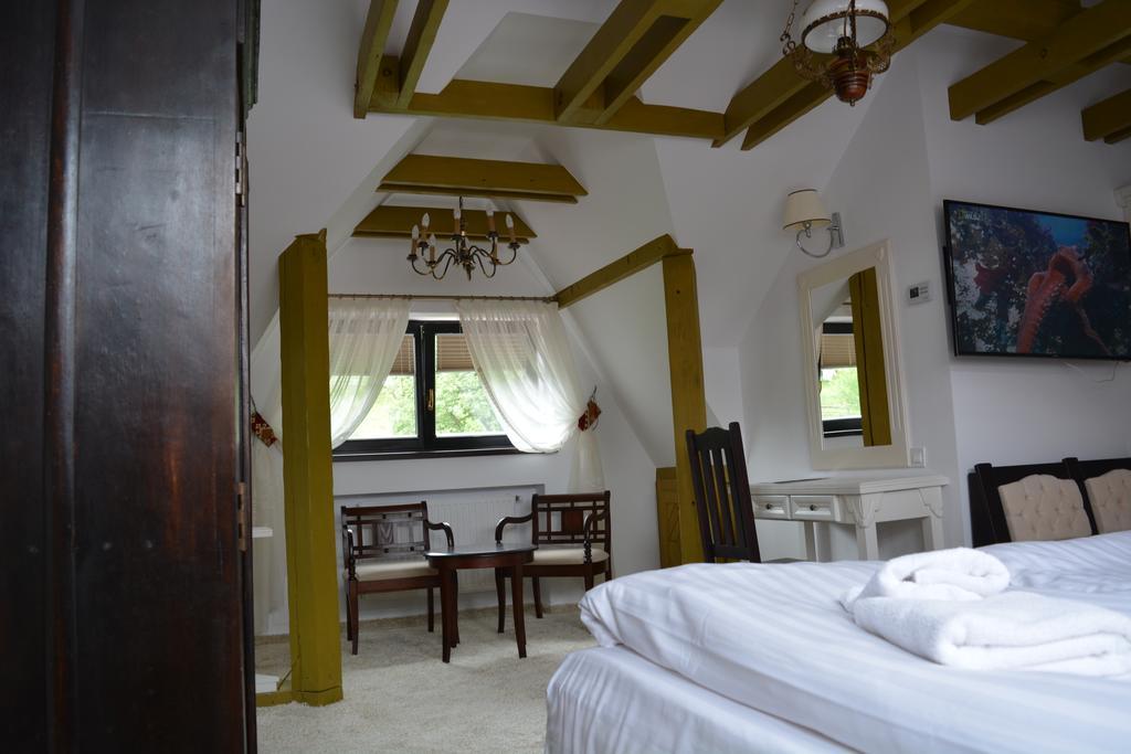 Conacul Bratescu Hotel Бран Екстериор снимка